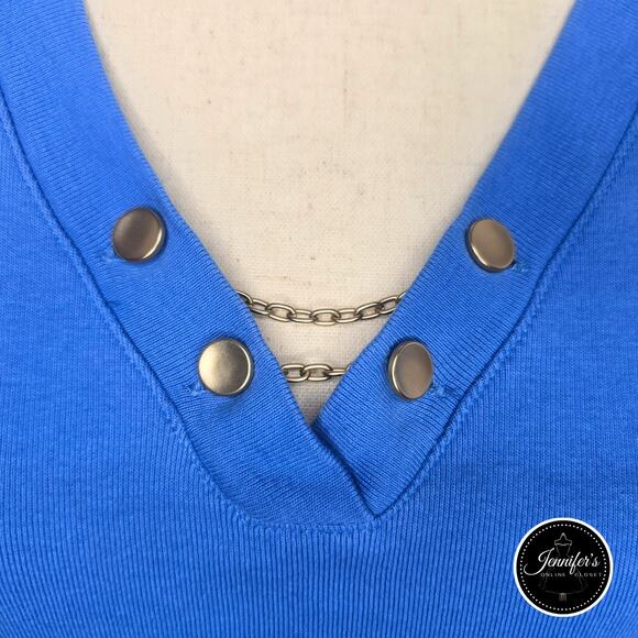 3/$30 Rafaella Blue V-Neck Gold Chain and Button Short Sleeve Knit Top Size PM - Picture 5 of 11